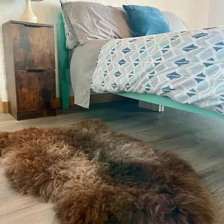 דירה Clarefornia Stone Shed להינץ'