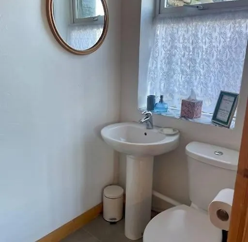 Clarefornia Stone Shed 라힌치